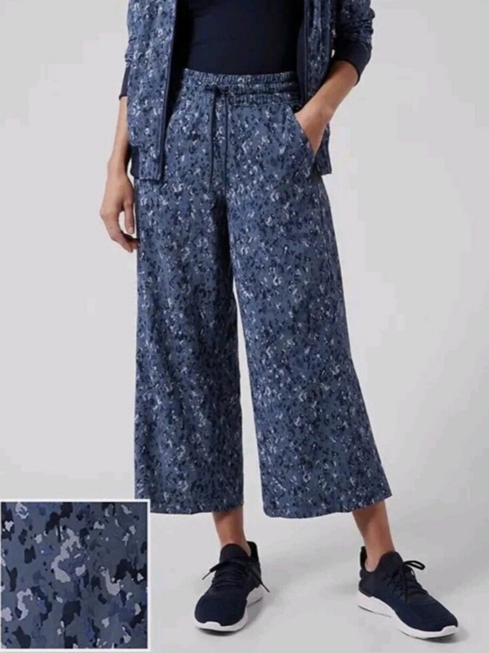Athleta Avenue Wide Leg Crop Pants Zip Pockets Drawstring